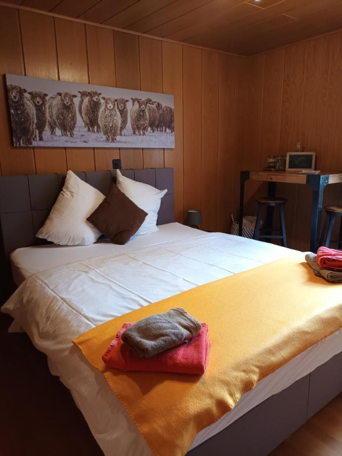 Apartamento Elliotts Bed & Bar Lungern Exterior foto